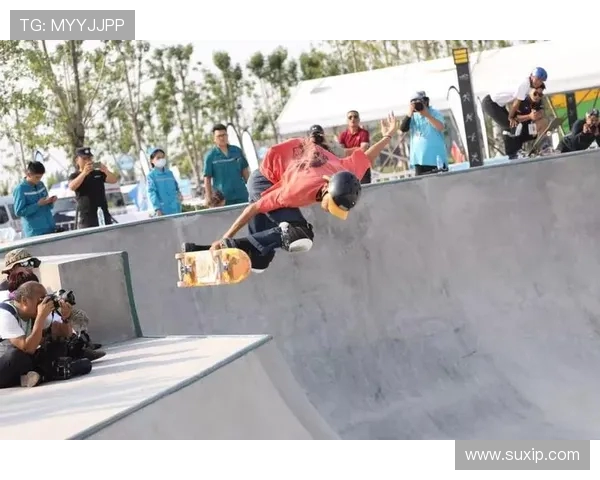 重庆滑板队在极限运动嘉年华积分榜中以64分稳居第一名