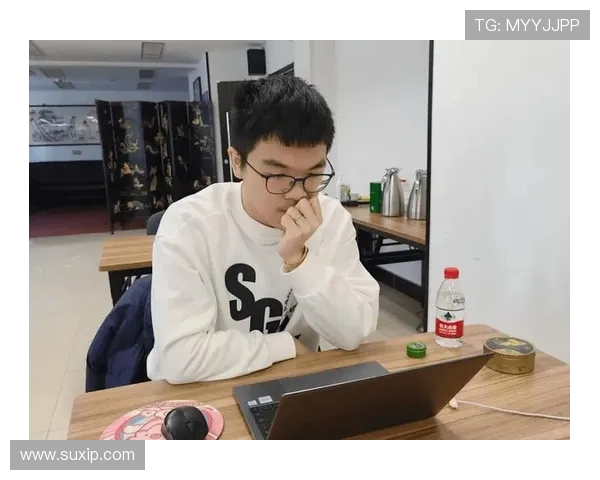 柯洁与李词悠对决围棋巅峰之战引发热议与期待